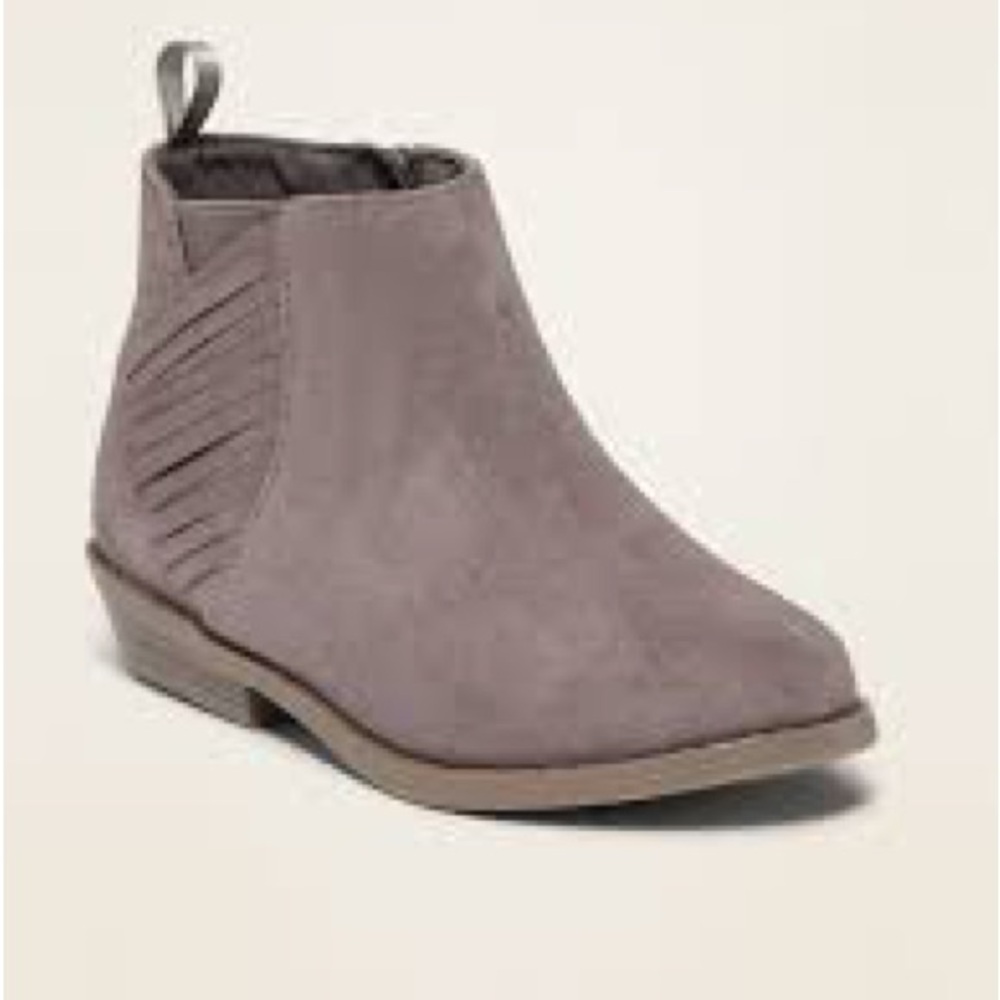 Toddler Girl Faux-Suede Fringe Booties Size 9 – Stylish & Comfortable
